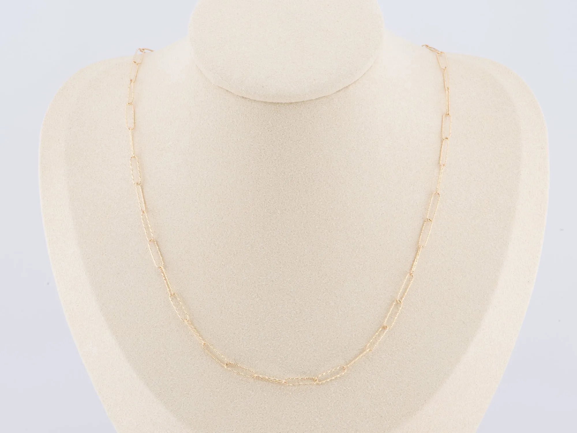 18K Gold Diamond Cut Paperclip Link Necklace. R4507