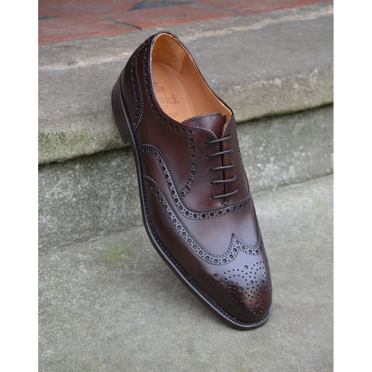 Berwick 1707 Brogue (5215) - Moka