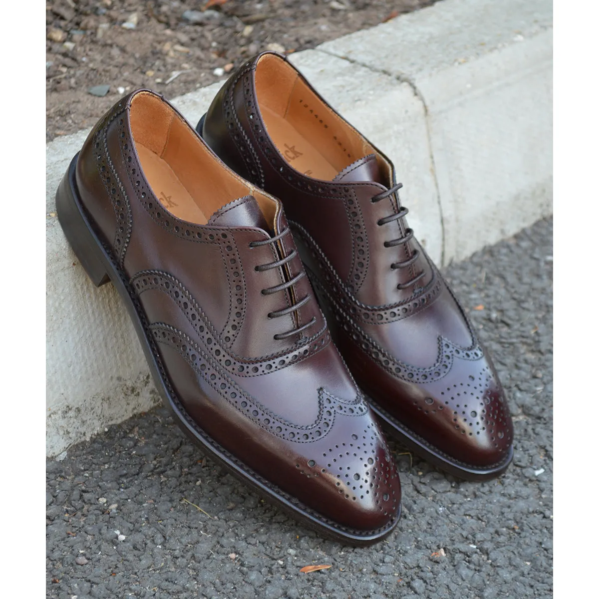 Berwick 1707 Brogue (5215) - Moka