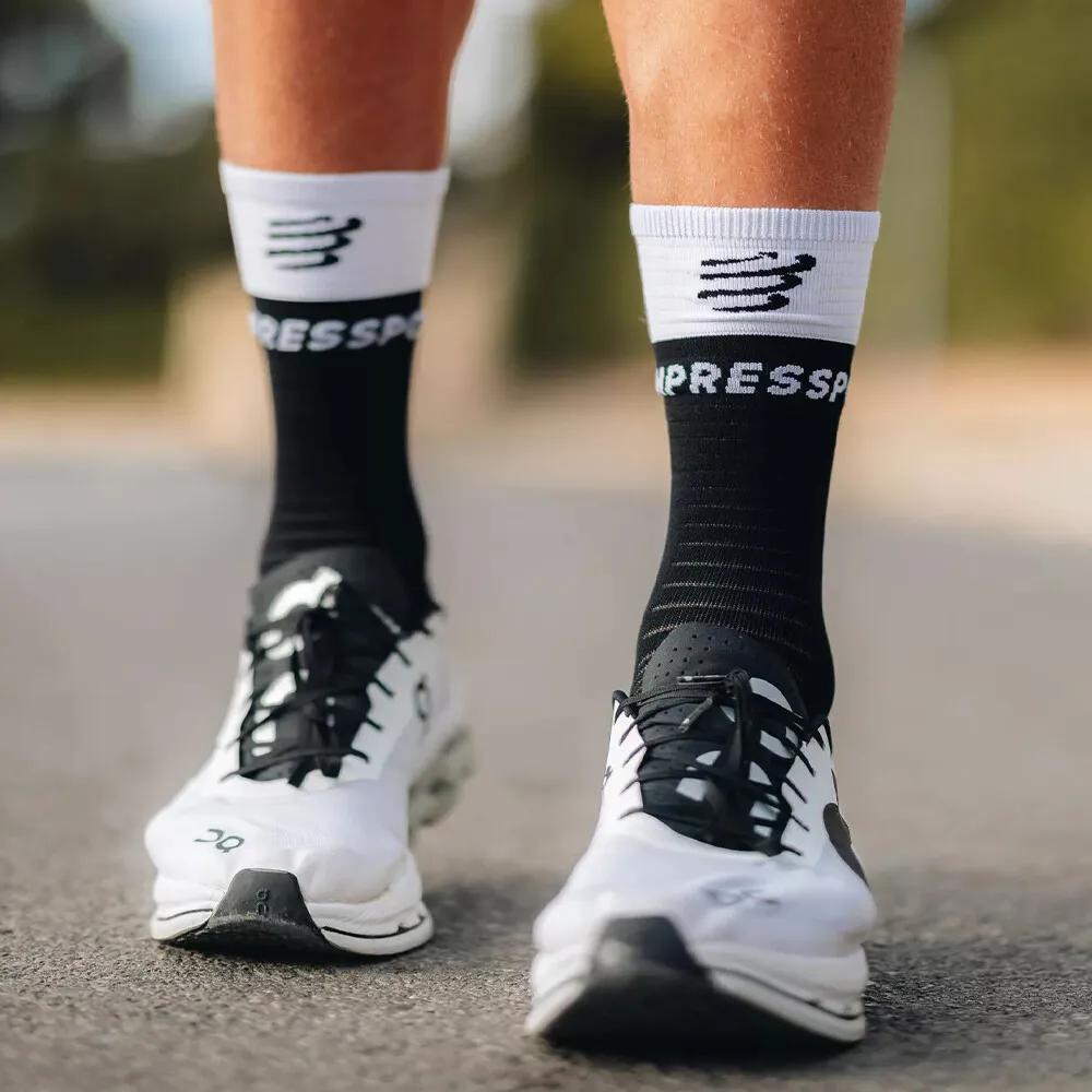 Compressport Mid Compression Socks V2.0 - AW24