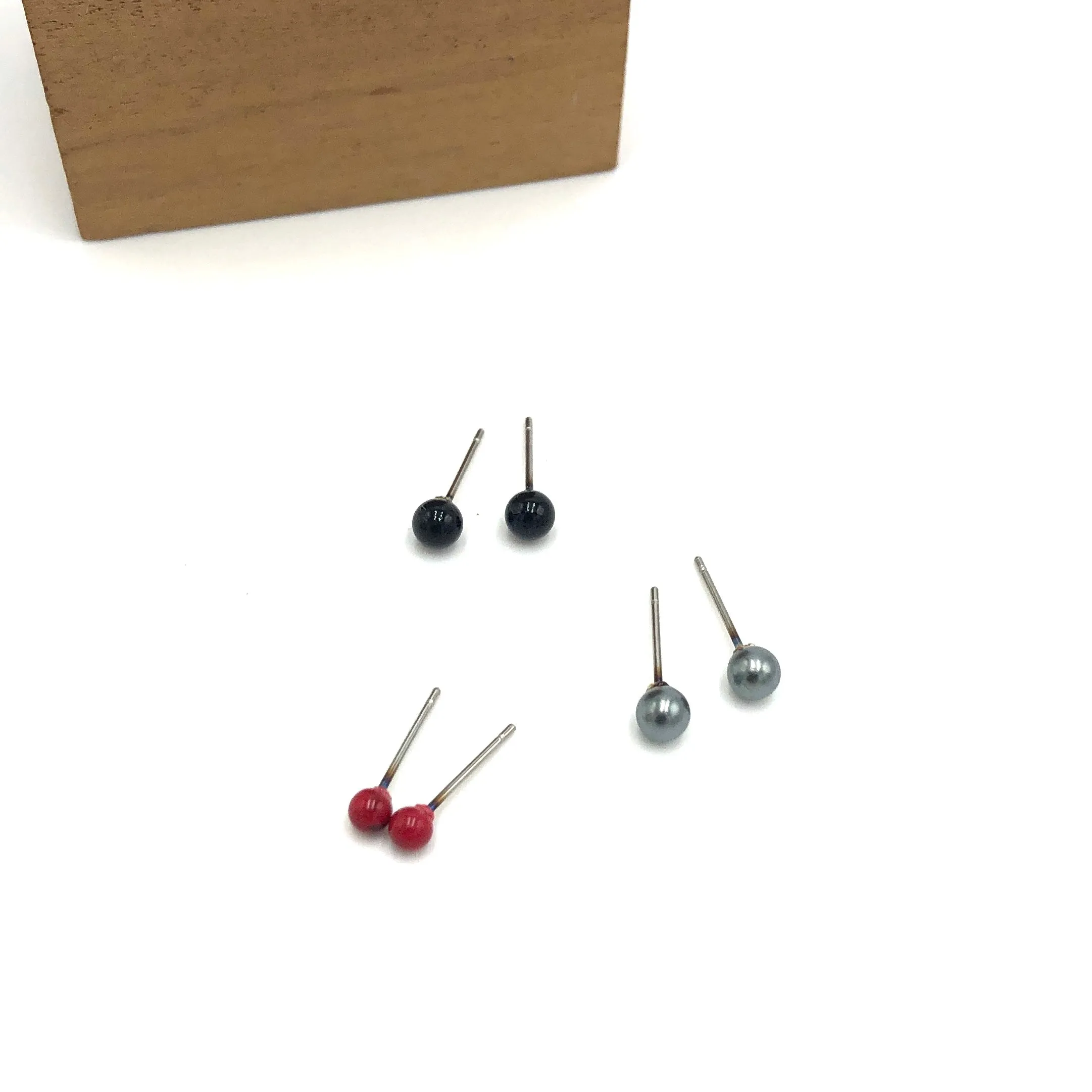 Cranberry Grey Pearl & Black Tiny Studs Earrings Set