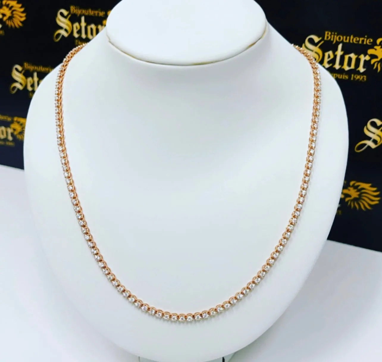 Diamond Riviera necklace - Fine diamond necklace with a luxurious touch