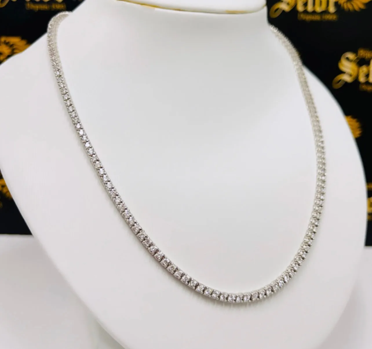 Diamond Riviera necklace - Fine diamond necklace with a luxurious touch