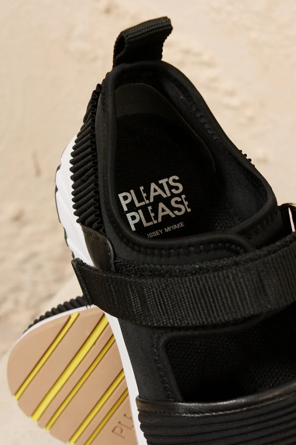 Flat Sneakers