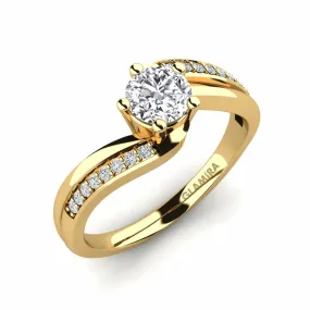 Gardenia engagement ring 0.5 crt