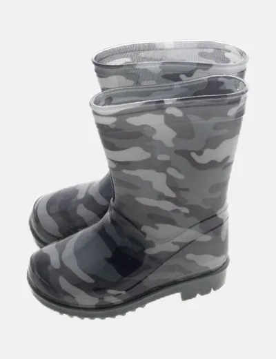 Green camouflage patterned boot.