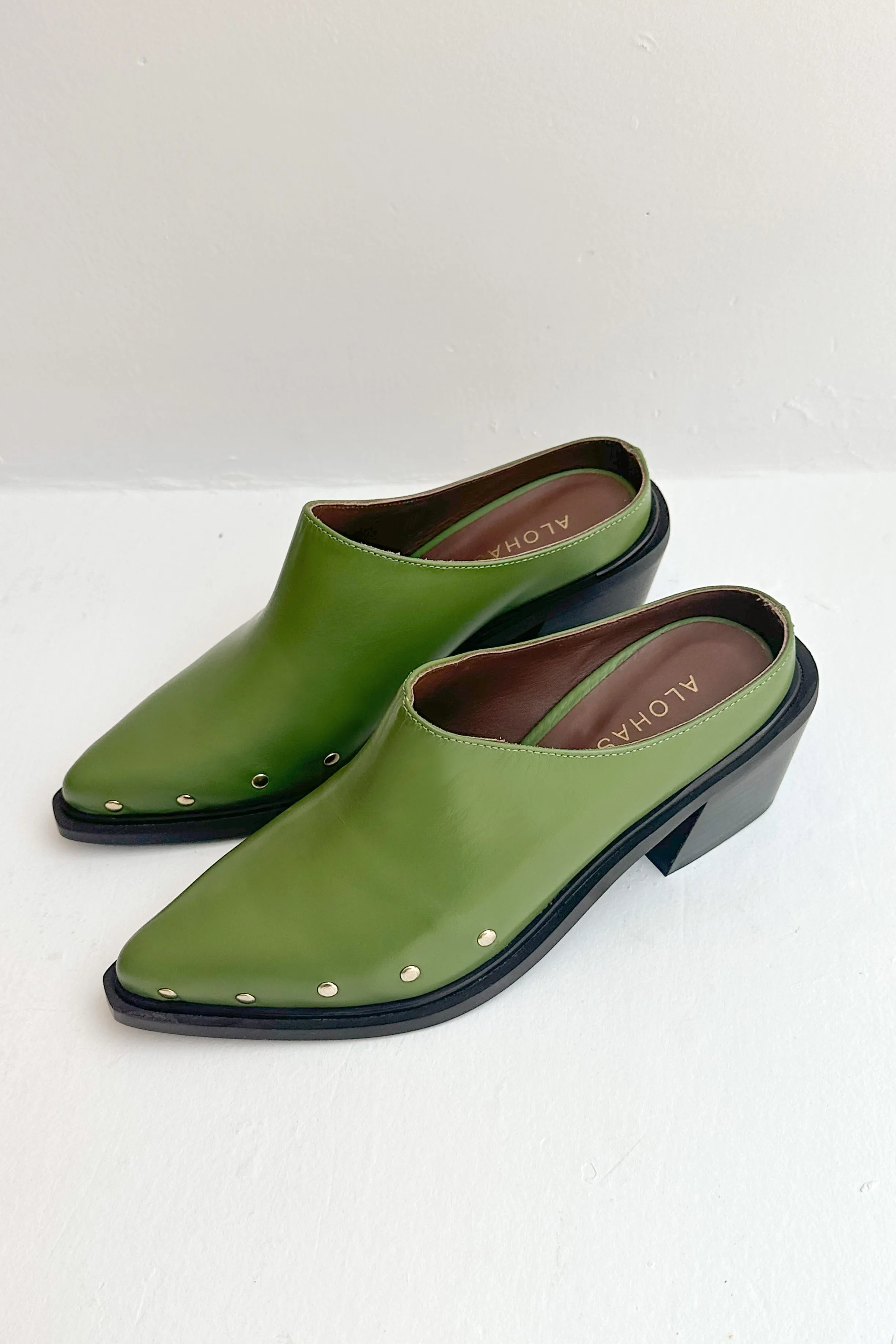 Lorenzo Mule Evergreen.