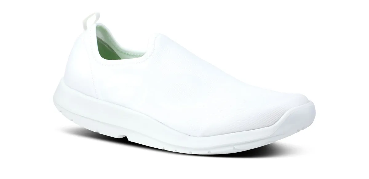 Men's white sport shoe with low profile - OOmg.