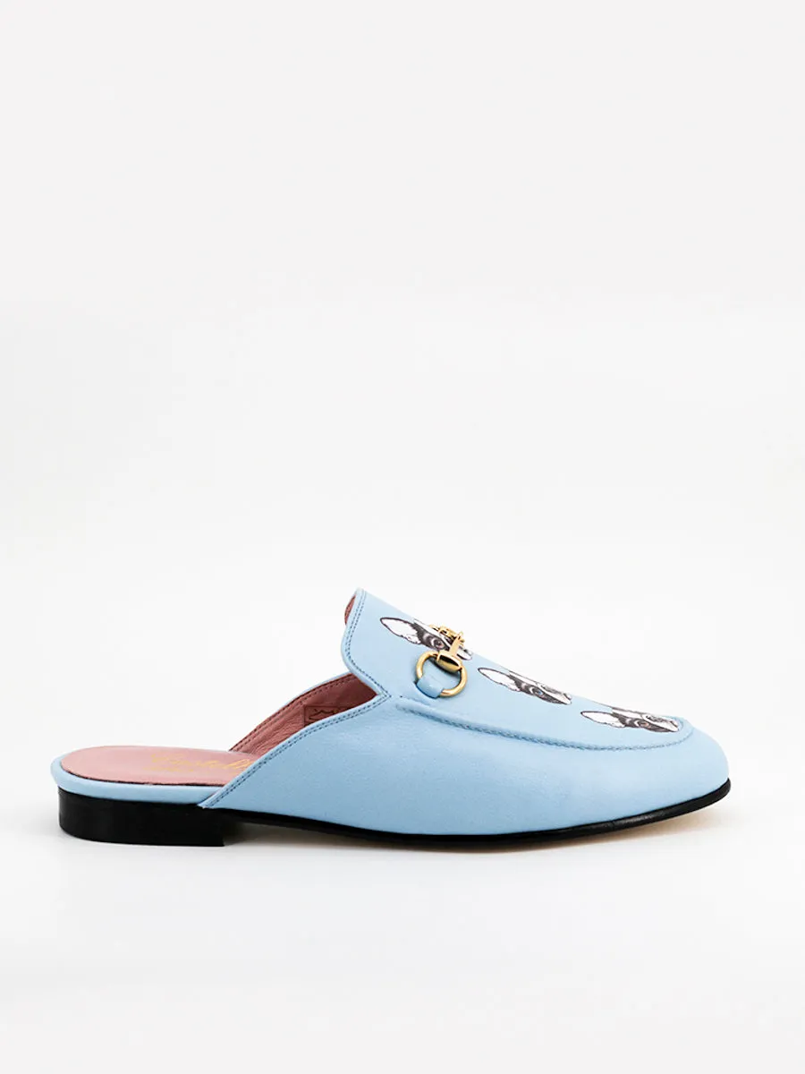 Mules Venecia Bulldog piel color celeste