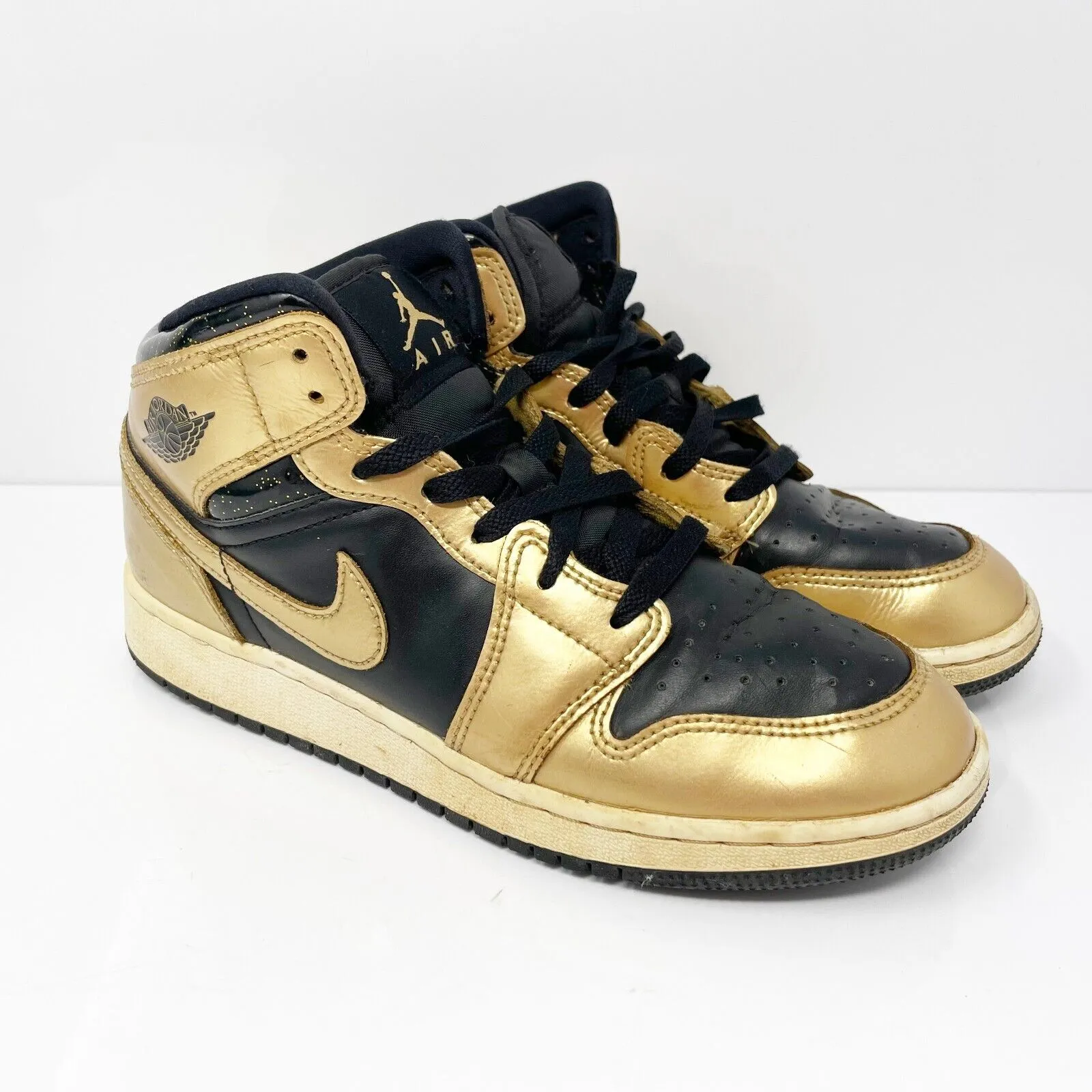 Nike Boys Air Jordan 1 DR6967-071 Gold Basketball Shoes Sneakers Size 5Y