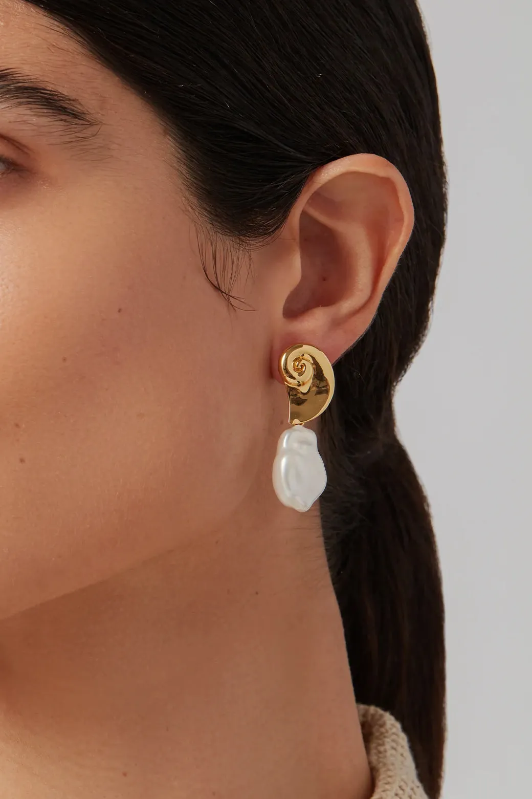 Petra Earrings in Gold