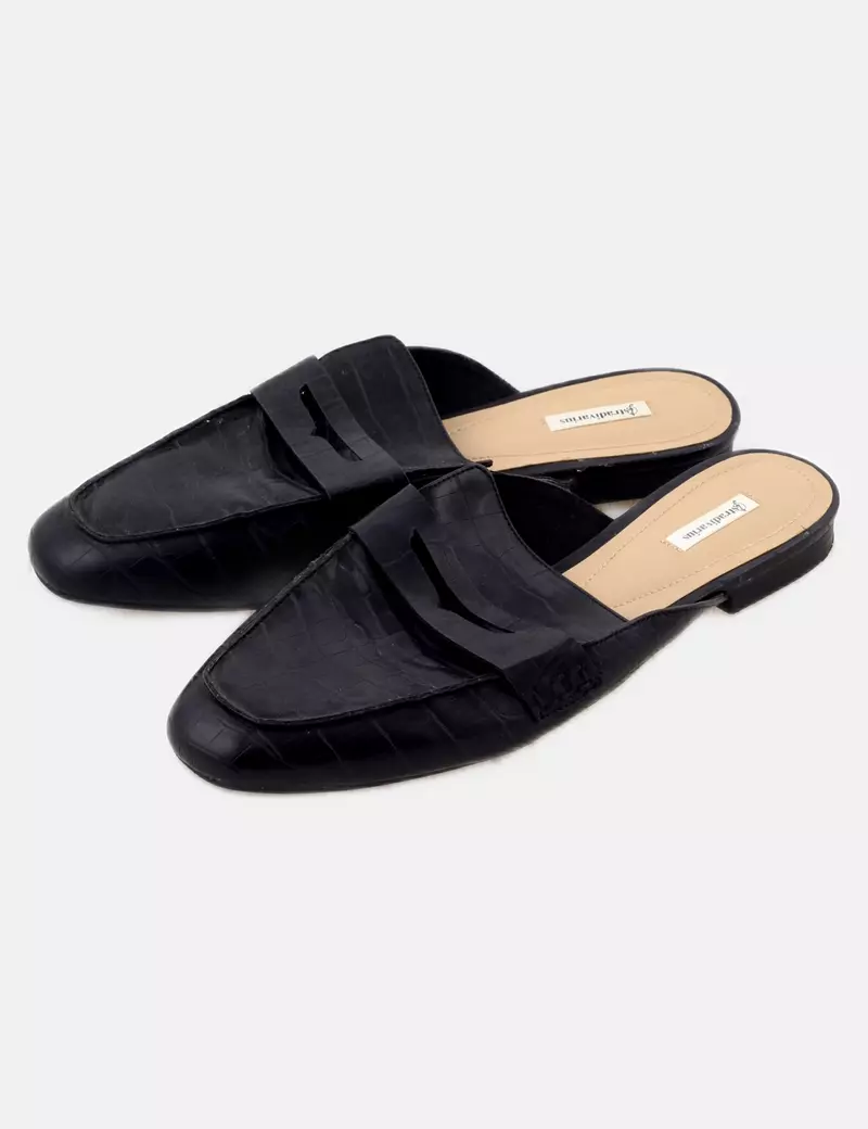 Popular Stradivarius Mules available online for purchase