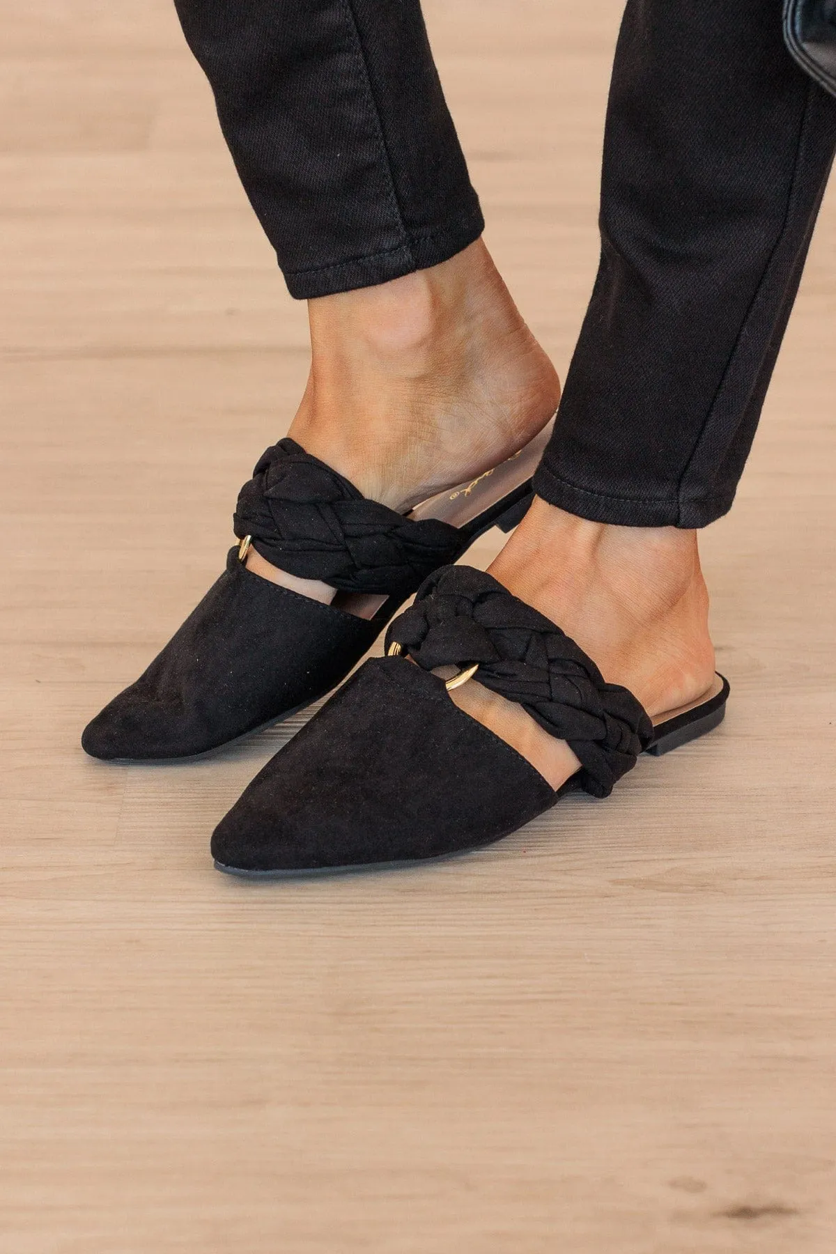 Qupid Swirl Mules- Black