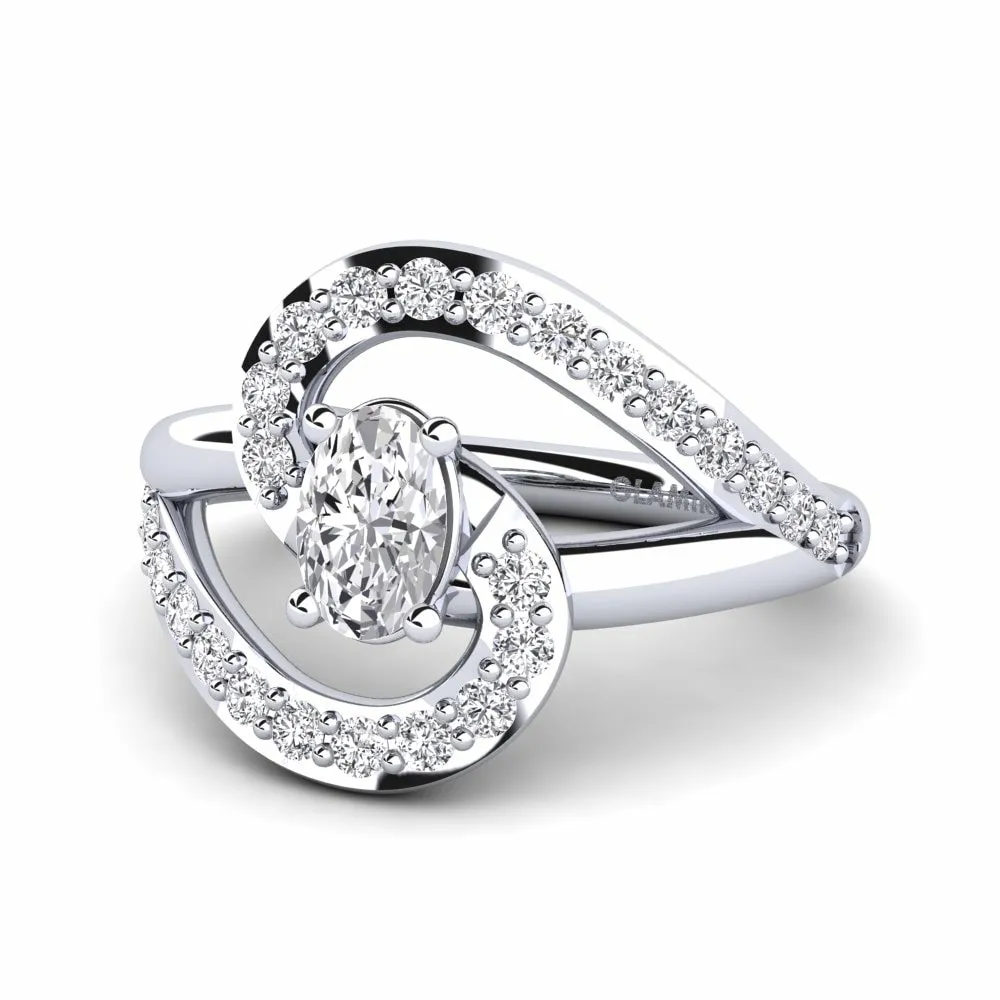 Reine engagement ring