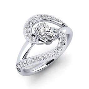 Reine engagement ring