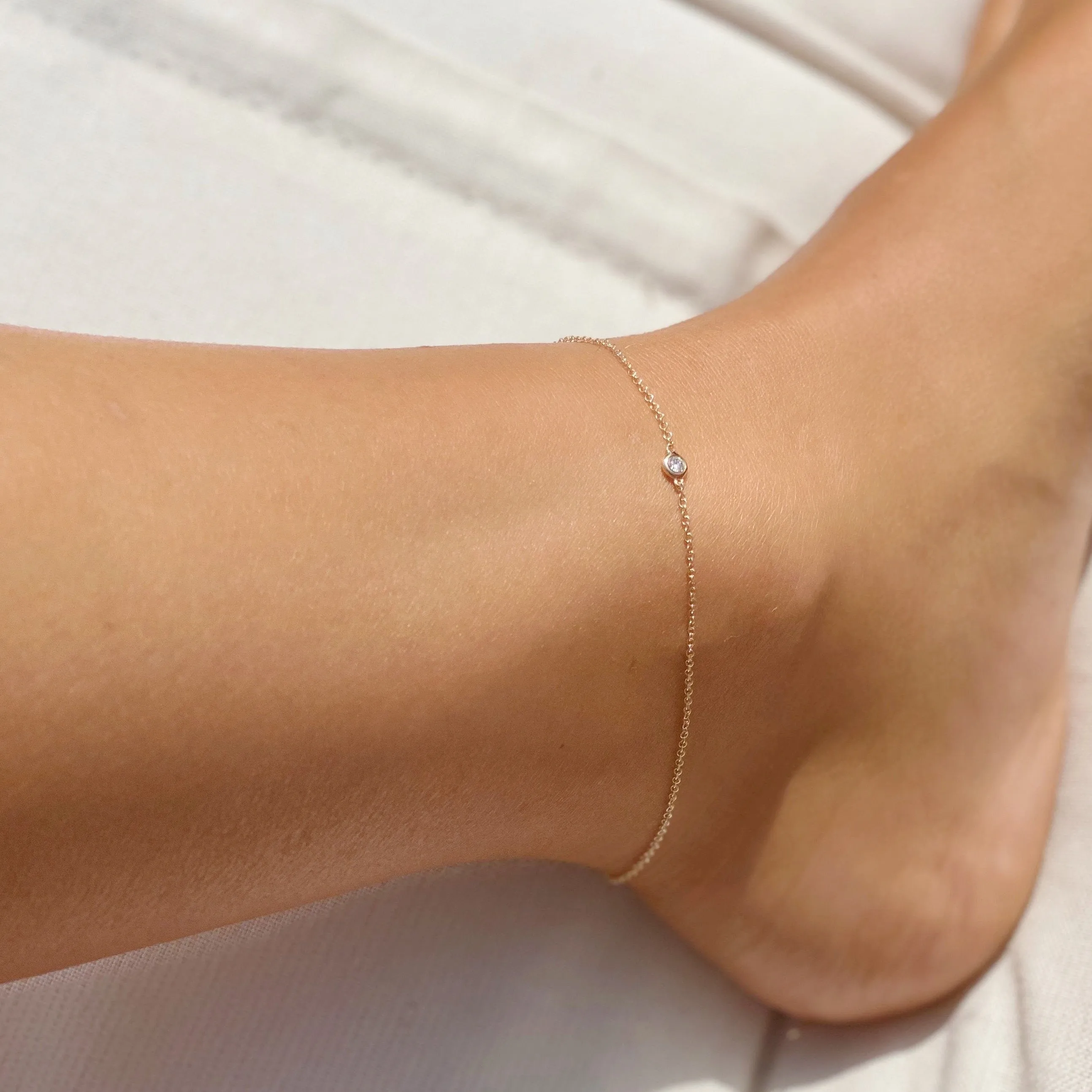 TORI anklet bracelet with single diamond