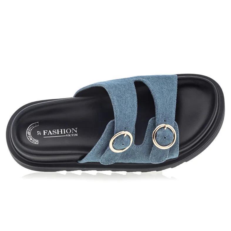 Women's blue mules/clogs.